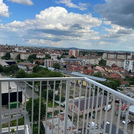 Glim Suite Орадя Екстер'єр фото